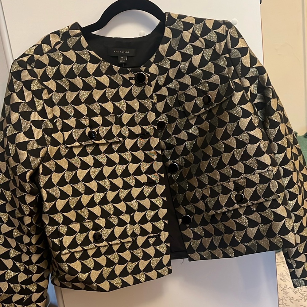 New with Tags! Stunning Black & Gold Geometric Anne Taylor Suit